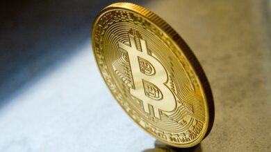 Bitcoin Is Recoupling With Tech Stocks to the Delight of Crypto Devotees