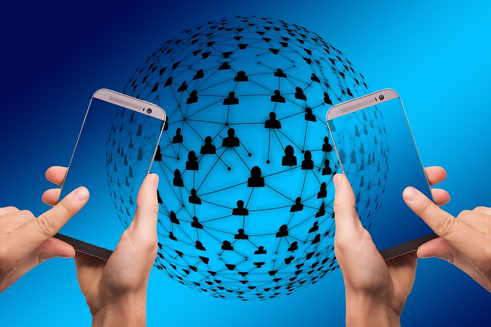 Blockchain revolutioniert die Lieferketten: Herkunft von Produkten nachverfolgen und ethisch produzierte Diamanten kaufen – dank neuer Partnerschaften und innovativer Technologien. (196 Zeichen)