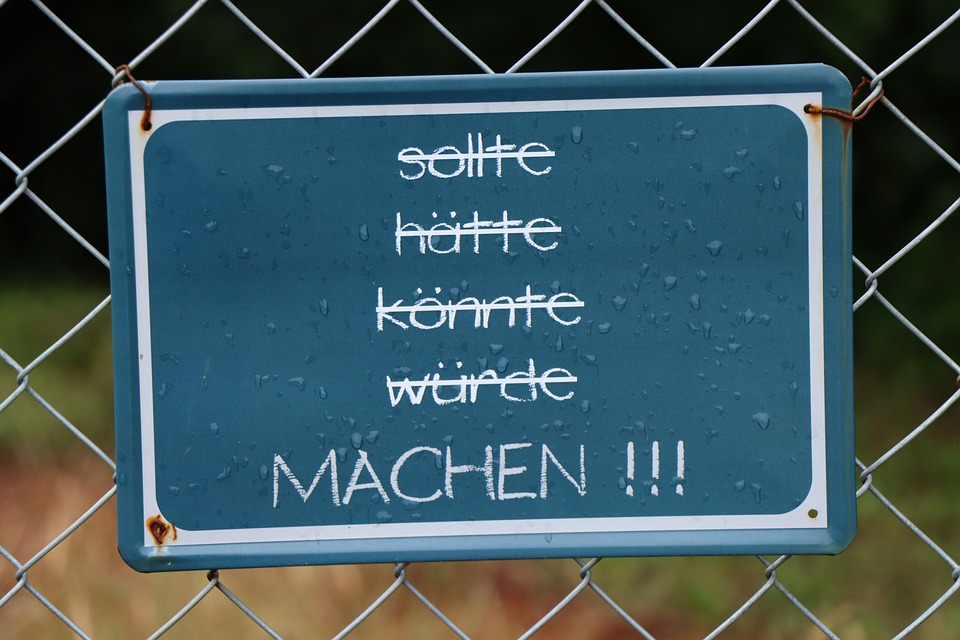 Zwei niedrigkapitale Kryptowährungsprojekte könnten explosive Aufwärtsbewegungen erleben, laut bekanntem Krypto-Trader Altcoin Sherpa.