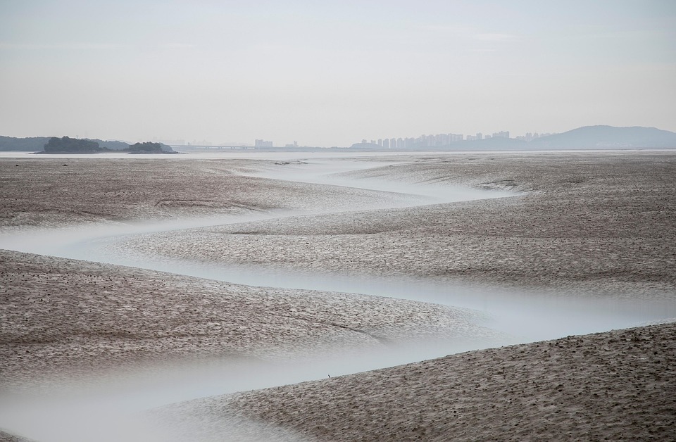Bank of England schlägt vorläufige Obergrenzen für Stablecoin-Holdings vor, um Risiken im digitalen Zahlungsverkehr zu minimieren.