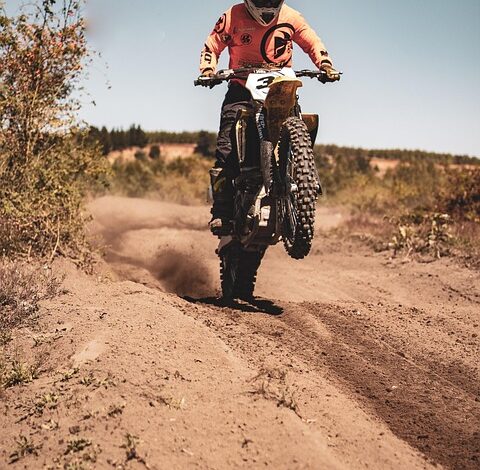 Authorities Recover $17,000 After JPMorgan Chase Customer Hands Pile of Cash To Uber Driver: Report