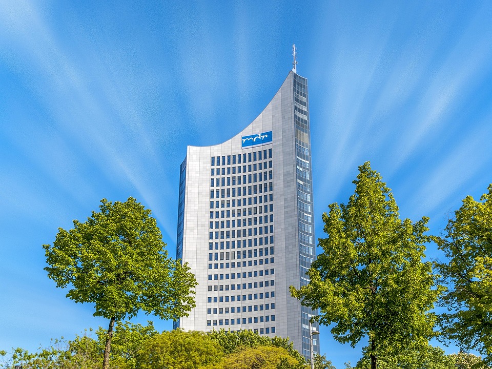 Uniswap-Token UNI steigt um 44% nach Vorstellung eines neuen Governance-Plans zur Aktivierung von Protokollgebühren und Einführung eines Token-Brennmechanismus.